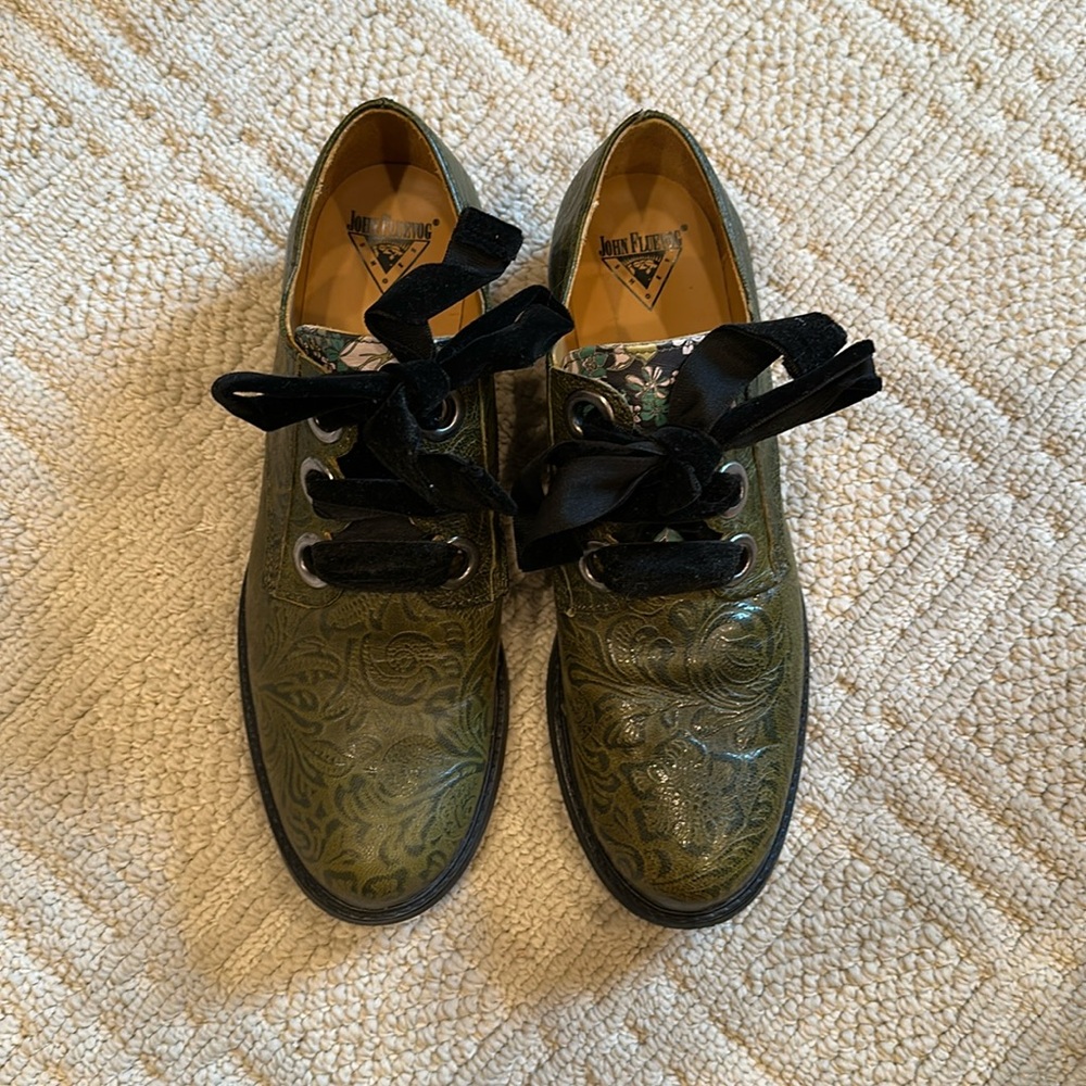 John Fluevog brogues. Stunning. Size 8